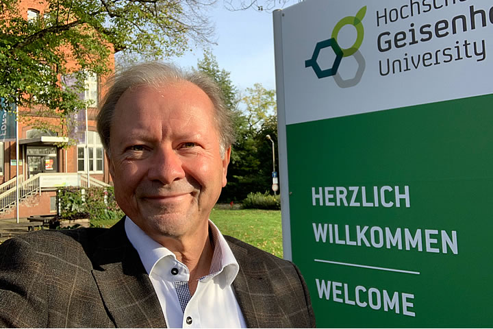 Wolfgang Junglas in der FH in Geisenheim
